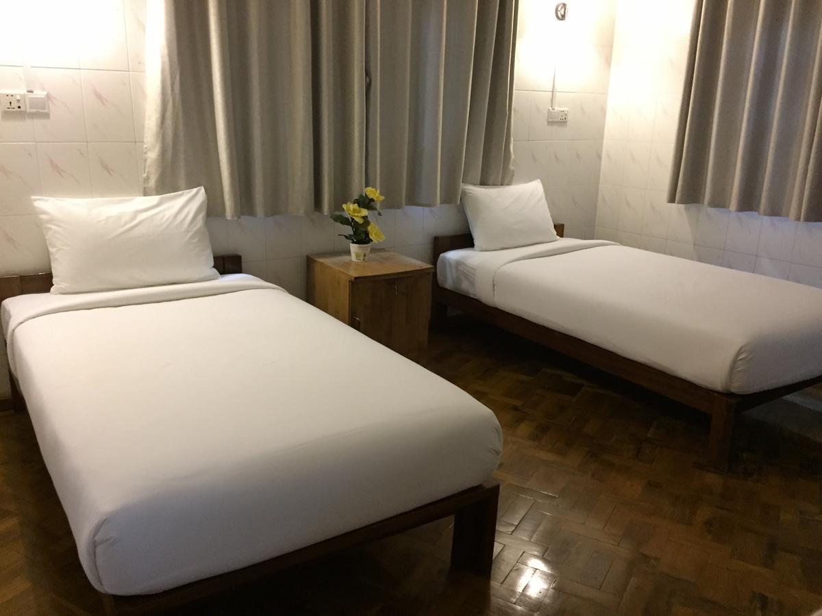 Celia Hostel Mandalay Dış mekan fotoğraf
