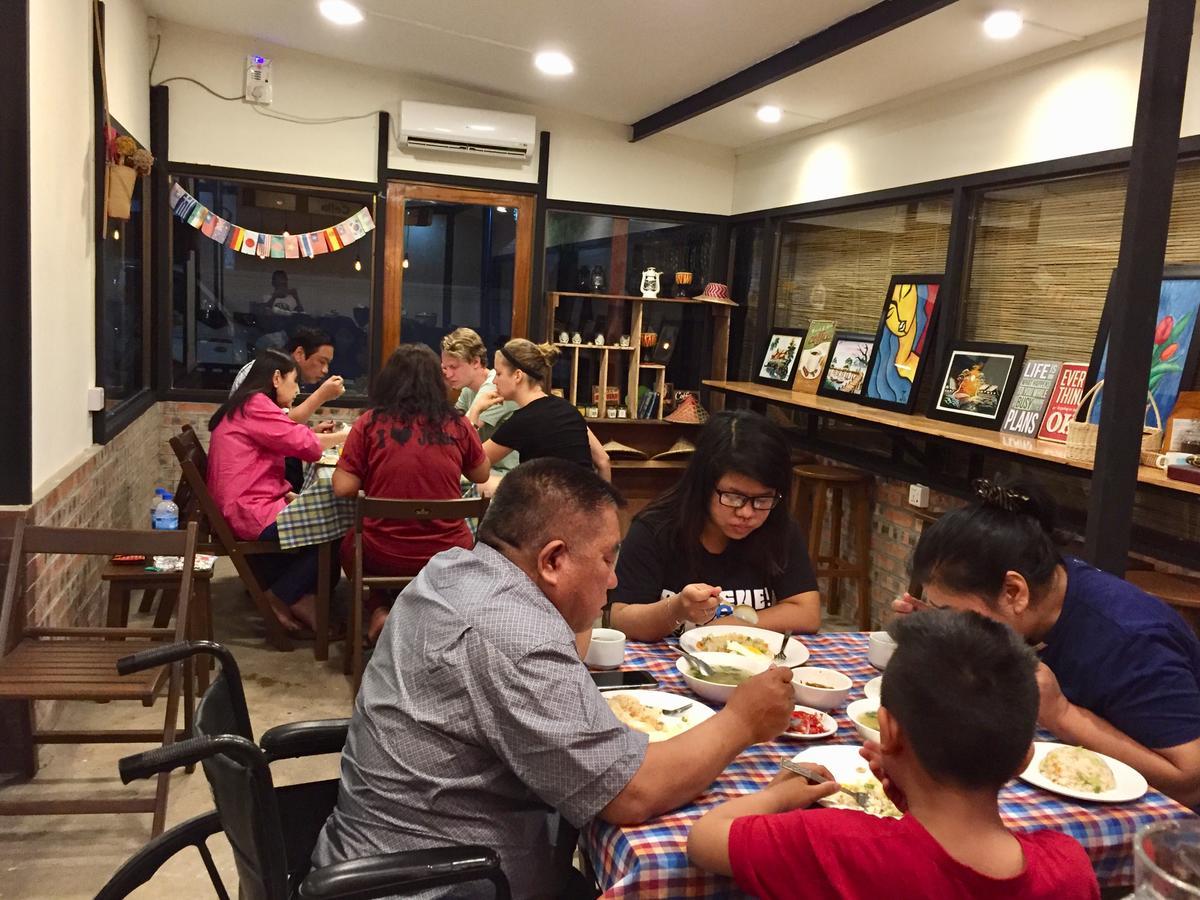 Celia Hostel Mandalay Dış mekan fotoğraf