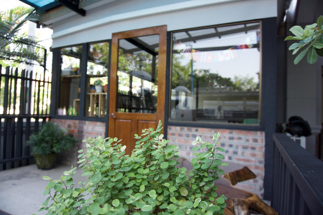 Celia Hostel Mandalay Dış mekan fotoğraf