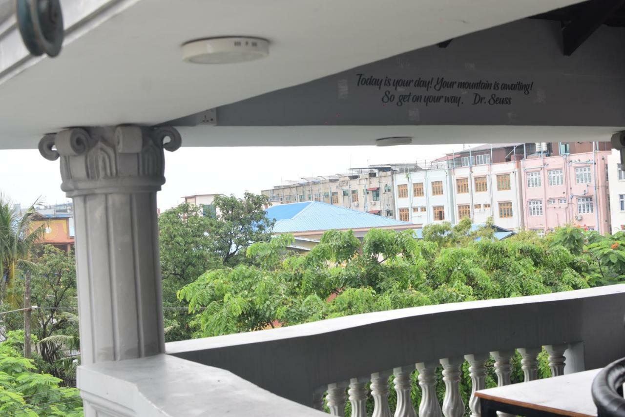 Celia Hostel Mandalay Dış mekan fotoğraf