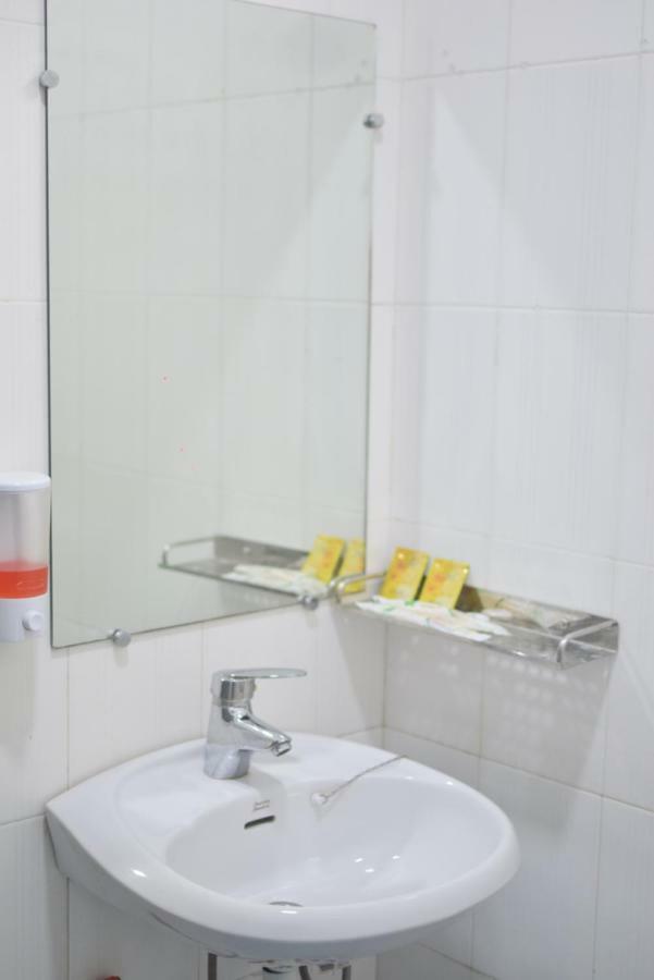 Celia Hostel Mandalay Dış mekan fotoğraf
