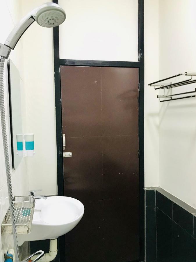 Celia Hostel Mandalay Dış mekan fotoğraf